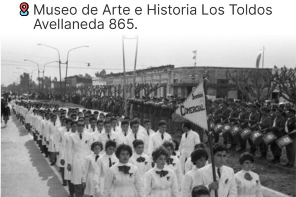 Se encuentra abierta la Muestra: «El desfile del 6 de Agosto. Transformaciones y continuidades» en el Museo de Arte e Historia Municipal