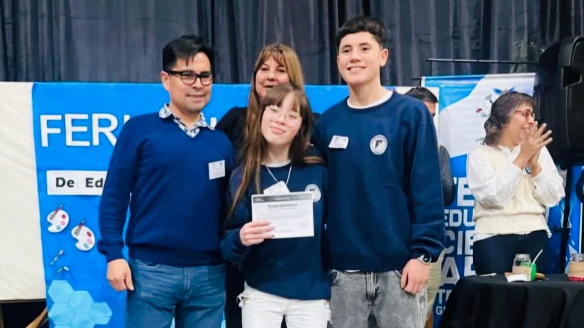 Un colector solar en la Escuela